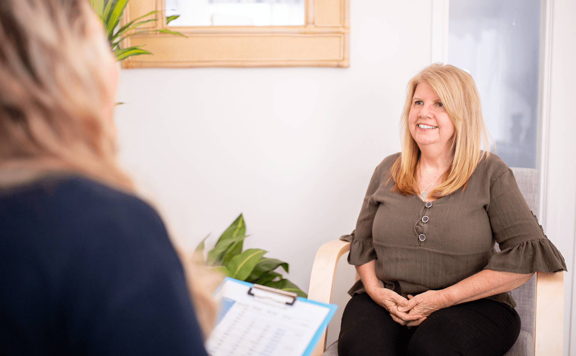 BodySculpt patient in a one on one consult with Katrina